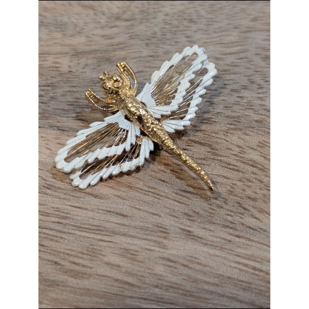 Monet Dragonfly Brooch Gold Tone White Enamel Wire Wrapped Wings